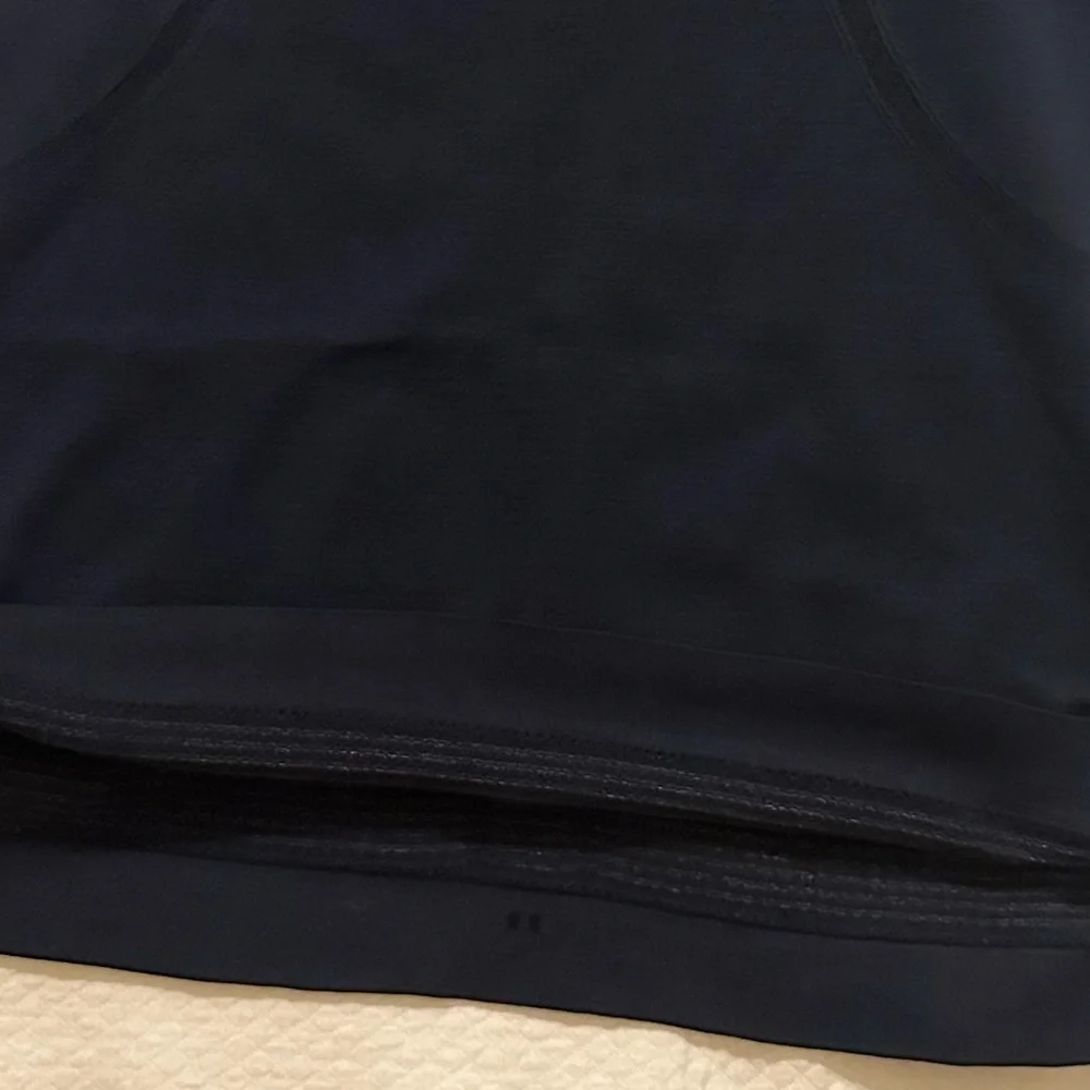 Lululemon *Limited Edition Swiftly Tech Short Sleeve Crew - True Navy SZ 6